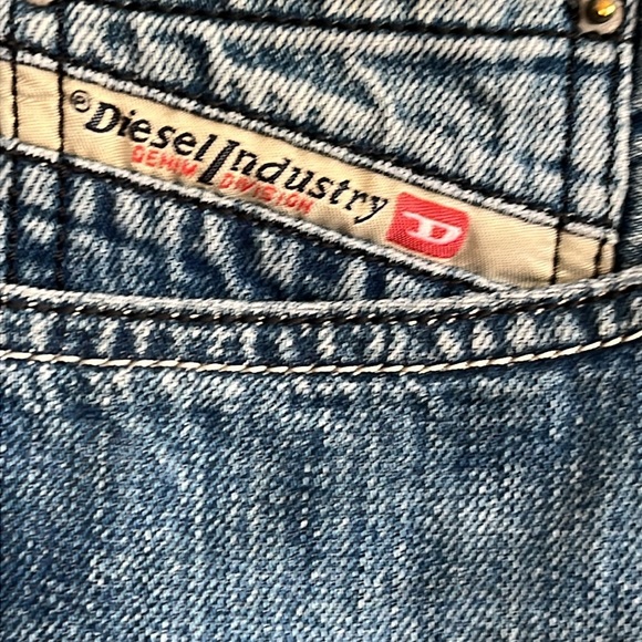 DIESEL Vicker Button Fly Distressed Denim Men Straight Leg Jeans Size W 32/ L 34 - Picture 2 of 9